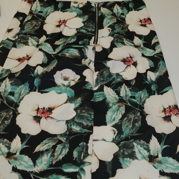 Bodycon Skirt - Picture 6 of 8